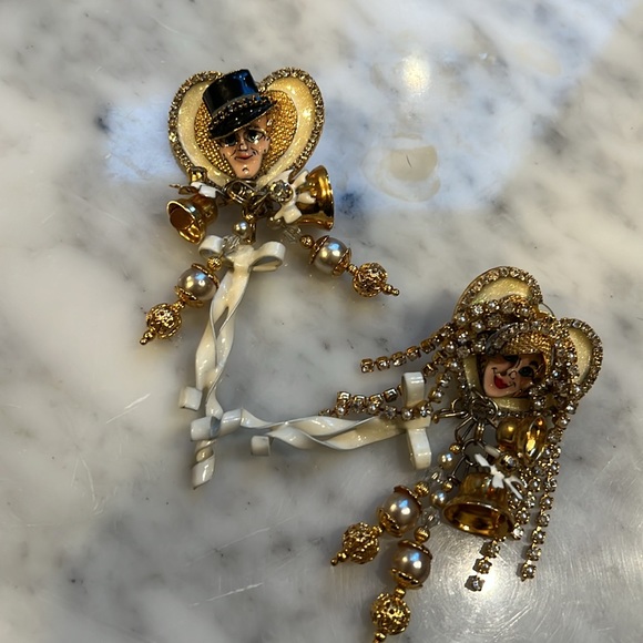 Rare lunch at the ritz bride and groom earrings - Picture 3 of 6